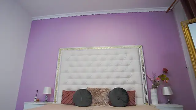 Lenna Paul online show from October 16, 2025, 3:51 am