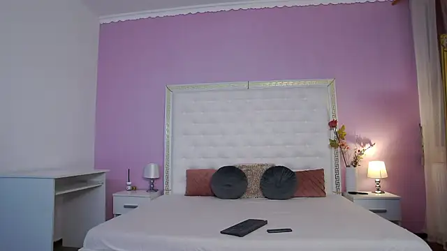 Lenna Paul online show from February 5, 2026, 5:01 am