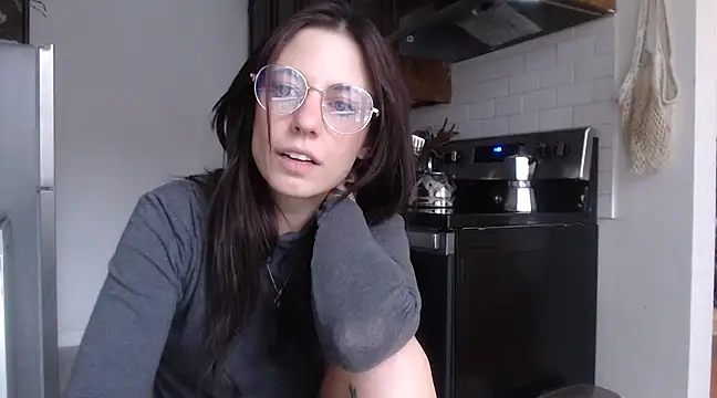 MaeDaybaby online show from December 16, 2024, 4:27 pm