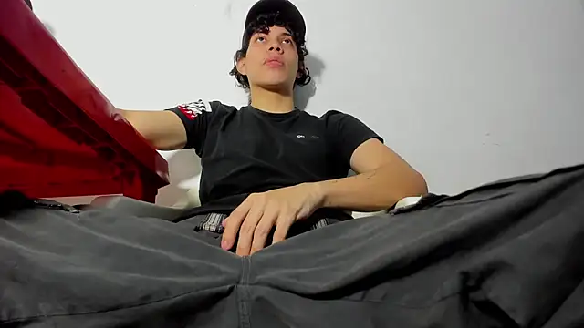 lax777  online show from September 26, 2025, 11:36 am