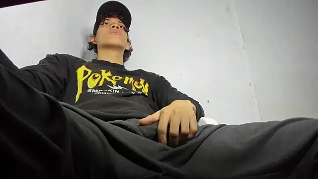 lax777  online show from October 27, 2025, 10:58 pm