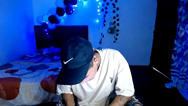 freddy romas online show from November 25, 2025, 6:52 pm