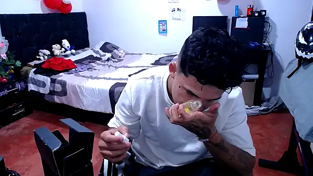 Snapshot of freddy_romas chatting on May 15, 2026, 11:56 pm freddy romas online show from May 15, 2026, 11:56 pm