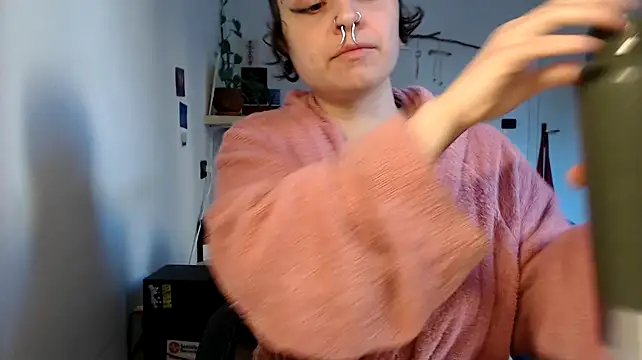 kinkyspirali online show from March 3, 2025, 3:53 pm