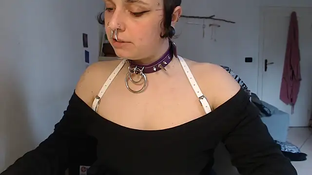 kinkyspirali online show from March 12, 2025, 2:45 pm