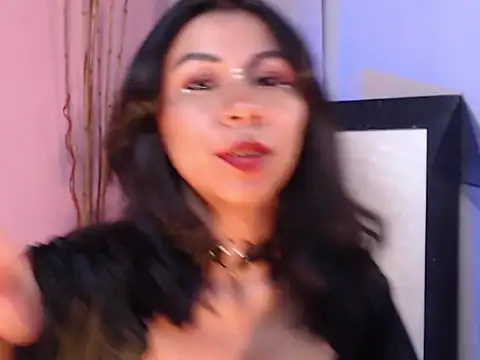 selene gils online show from September 29, 2025, 12:05 am