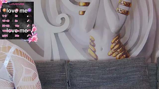 hailey peach online show from September 14, 2025, 5:01 pm