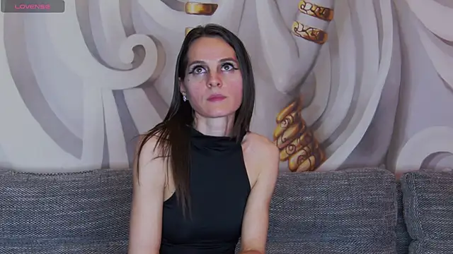 hailey peach online show from April 14, 2026, 5:41 pm