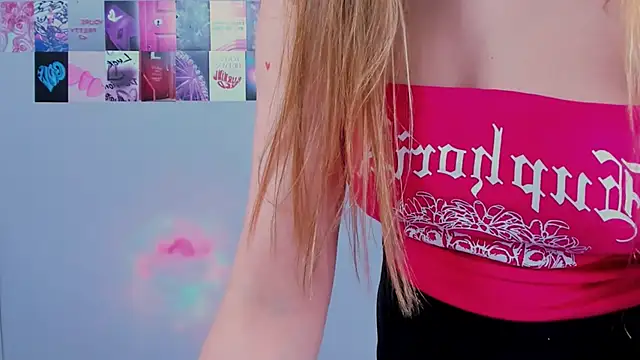 Snapshot of MiaMilas chatting on March 10, 2025, 9:43 am MiaMilas online show from March 10, 2025, 9:43 am