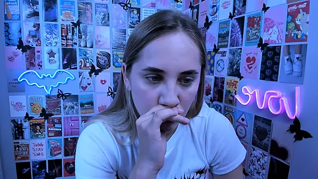 Snapshot of MiaMilas chatting on September 10, 2025, 7:47 pm MiaMilas online show from September 10, 2025, 7:47 pm