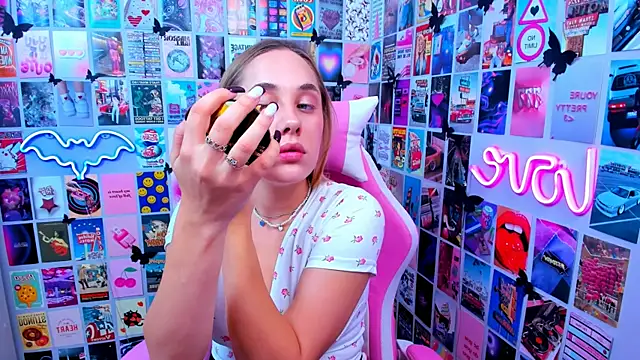 Snapshot of MiaMilas chatting on September 30, 2025, 5:29 pm MiaMilas online show from September 30, 2025, 5:29 pm