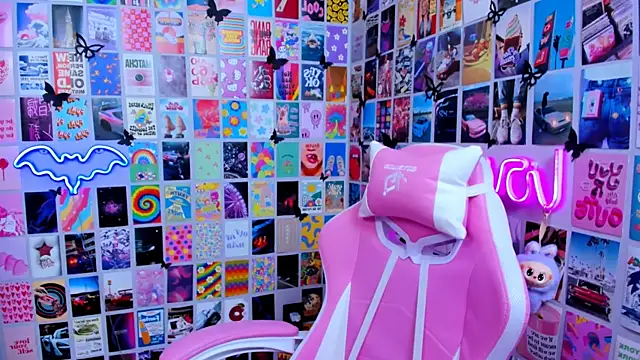 Snapshot of MiaMilas chatting on February 17, 2026, 3:08 pm MiaMilas online show from February 17, 2026, 3:08 pm