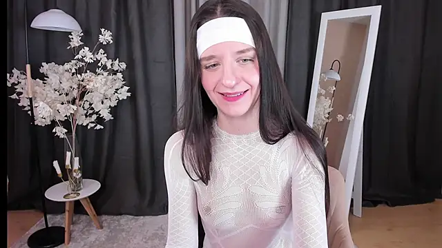 helentasty online show from March 11, 2025, 2:54 am