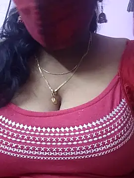 mallu-sumi online show from October 28, 2025, 3:10 am