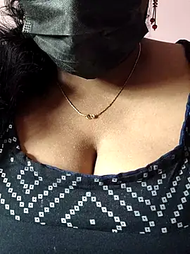 mallu-sumi online show from November 28, 2025, 4:15 am