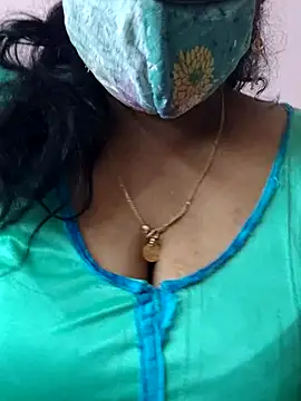 Snapshot of mallu-sumi chatting on July 9, 2026, 3:43 am mallu-sumi online show from July 9, 2026, 3:43 am