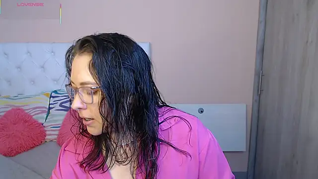 May Carlier online show from November 29, 2025, 12:13 am