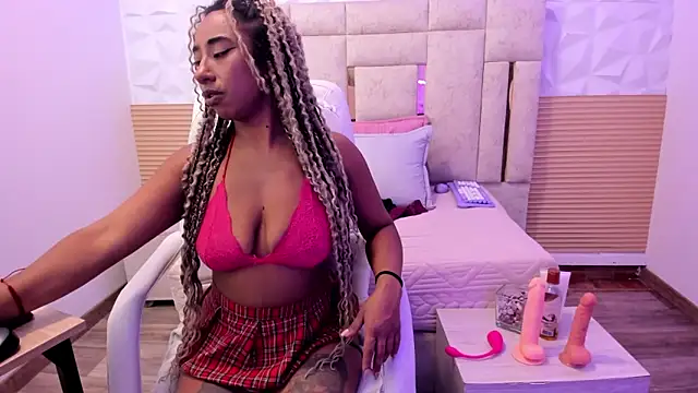  Eveelyn online show from March 10, 2026, 7:30 pm