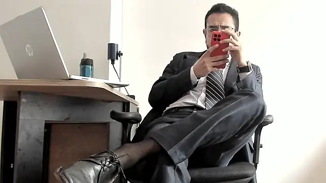 pablo-rincon95 online show from January 14, 2025, 2:11 pm