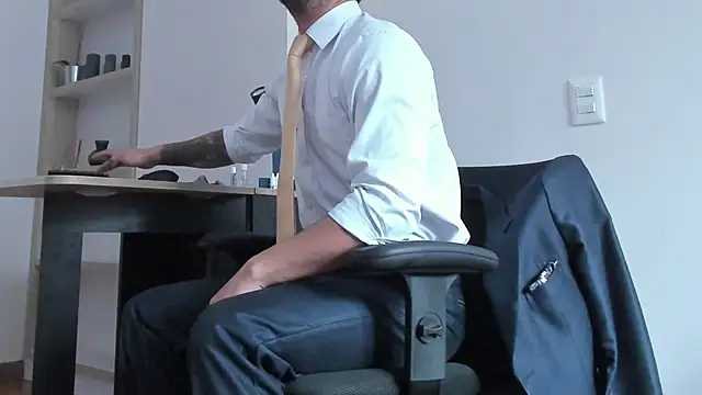 pablo-rincon95 online show from February 21, 2025, 2:16 pm