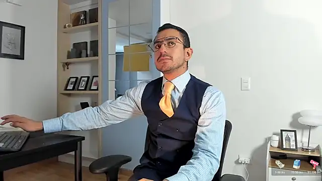 pablo-rincon95 online show from May 23, 2026, 2:43 pm