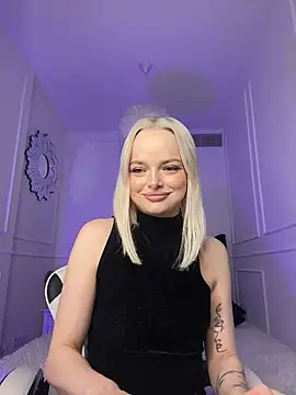 horny blondiee online show from March 22, 2025, 11:32 am