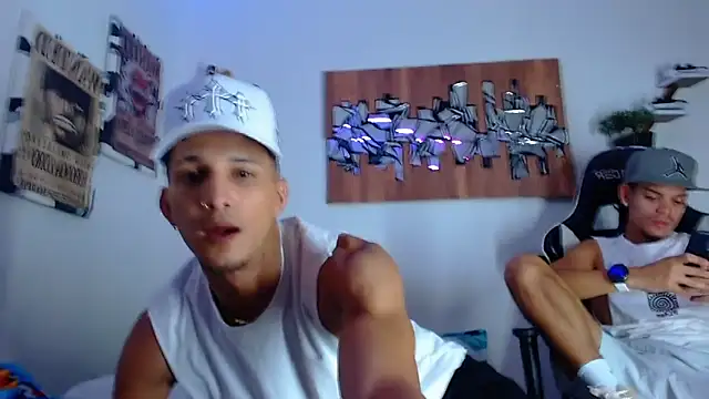 Friendsofeverything  online show from April 22, 2026, 12:02 am