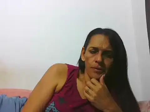 latinbrunettet online show from January 22, 2025, 12:38 pm