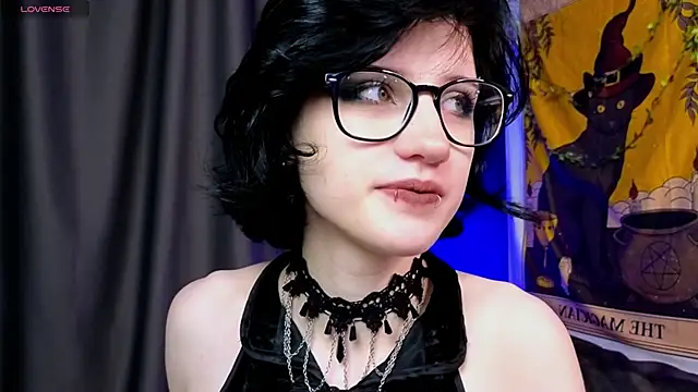 dark vamp  online show from December 11, 2024, 9:01 pm