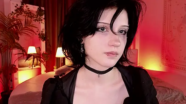 dark vamp  online show from February 6, 2025, 9:38 pm