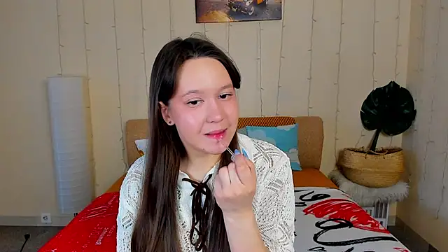 Snapshot of Mira_Karter chatting on April 15, 2026, 2:40 am Mira Karter online show from April 15, 2026, 2:40 am