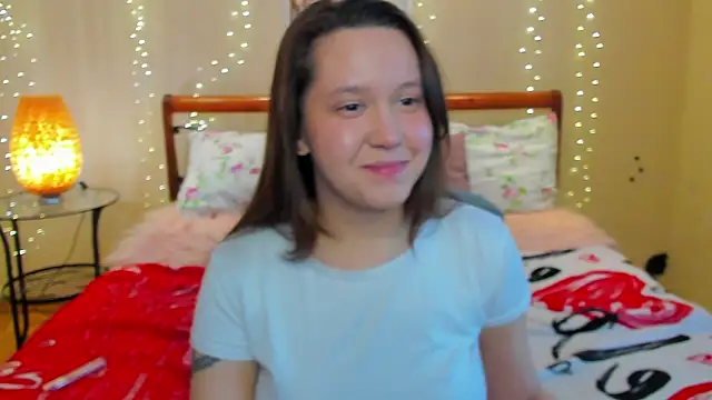 Snapshot of Mira_Karter chatting on May 5, 2026, 2:41 am Mira Karter online show from May 5, 2026, 2:41 am