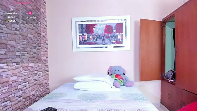 mariana mauricio hot online show from March 23, 2025, 2:37 am