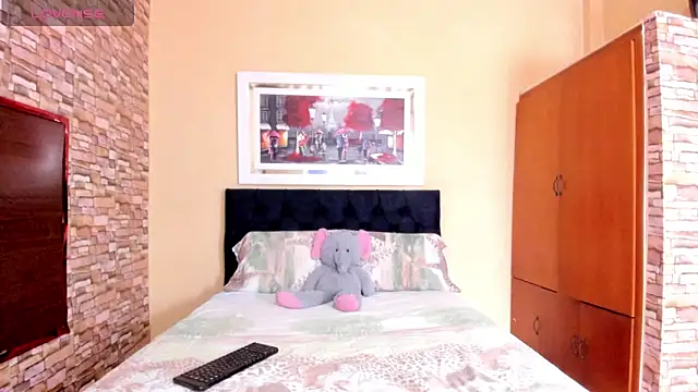 mariana mauricio hot online show from February 19, 2026, 7:43 pm