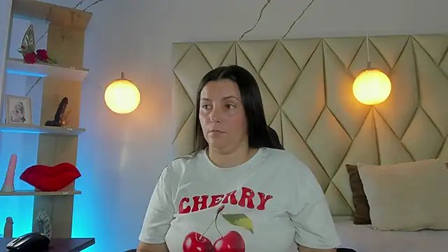 angelswets online show from April 22, 2026, 2:07 pm