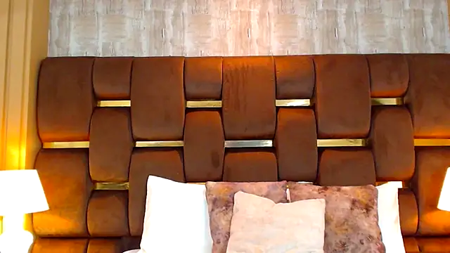 VanessaGlenn online show from October 1, 2025, 7:42 pm