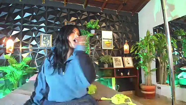 karla 999 online show from March 18, 2025, 1:32 am