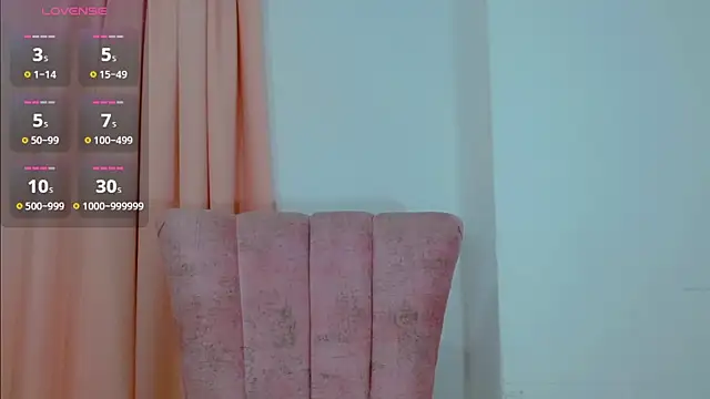 Snapshot of bimbocurvysex chatting on October 12, 2025, 2:32 am bimbocurvysex online show from October 12, 2025, 2:32 am