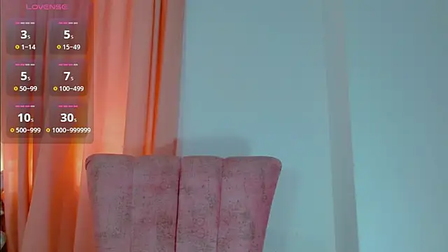 Snapshot of bimbocurvysex chatting on October 31, 2025, 4:52 pm bimbocurvysex online show from October 31, 2025, 4:52 pm