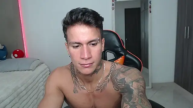 pettergrey1 online show from April 22, 2026, 9:16 pm