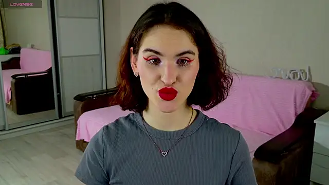 FridaCure online show from January 4, 2025, 7:34 pm