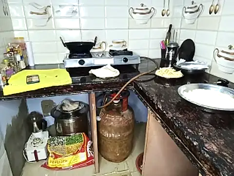 Muktha online show from April 3, 2026, 4:21 am