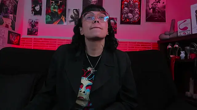 lilith-deveraux online show from September 15, 2025, 1:44 pm