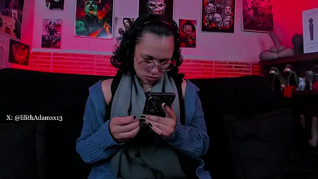 lilith-deveraux online show from October 6, 2025, 1:52 pm