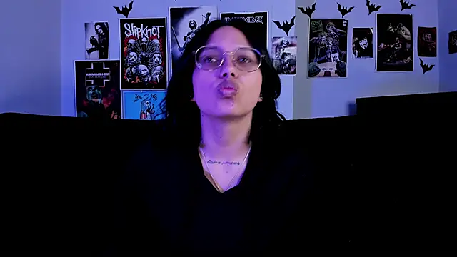 lilith-deveraux online show from June 6, 2026, 5:06 pm