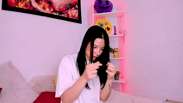 Manuelaa mejiia online show from March 17, 2025, 2:01 pm