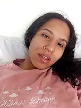 Karii-R online show from December 22, 2025, 5:32 pm