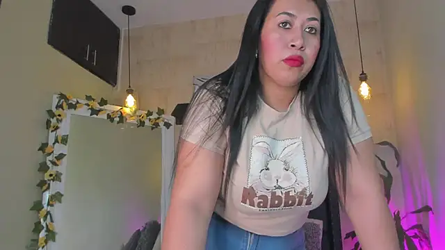 Snapshot of Fransheska-mon chatting on July 28, 2026, 1:10 pm Fransheska-mon online show from July 28, 2026, 1:10 pm