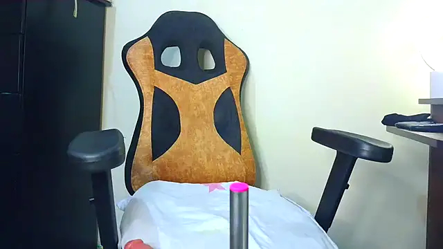 Samary thomas online show from November 16, 2025, 1:22 am