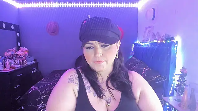 Ivonnee   online show from December 19, 2024, 3:40 am